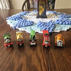 Thomas the Train Die Cast Metal Train Lot Of 5 (2002-2004) Railroad Cars